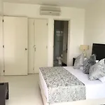 Bello apartamento con salida al mar