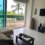 Bello apartamento con salida al mar
