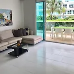 Bello apartamento con salida al mar